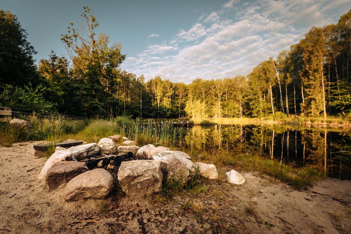 Osada Skoczkowo Komfortowe Domki Z Jacuzzi Nad Jeziorem- Sauna- Balia- Prywatny Staw Wedkarski Podiazy Extérieur photo