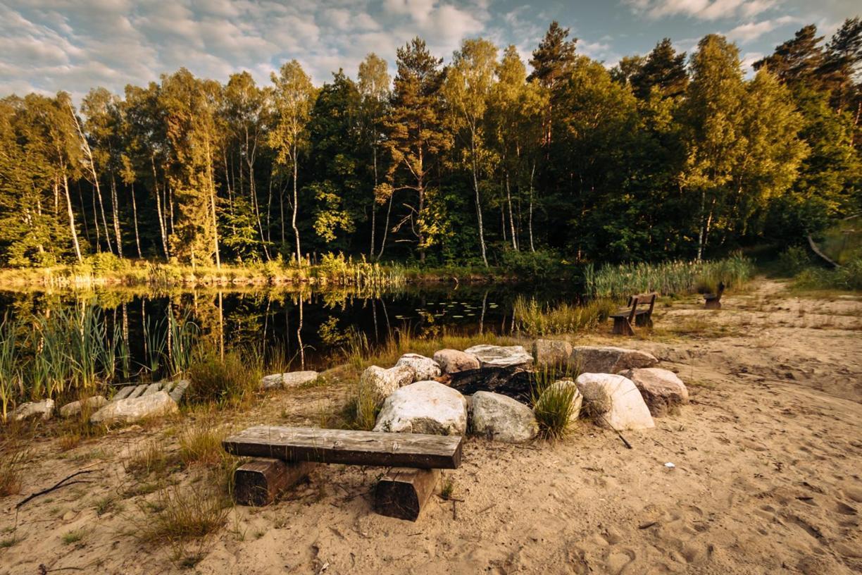 Osada Skoczkowo Komfortowe Domki Z Jacuzzi Nad Jeziorem- Sauna- Balia- Prywatny Staw Wedkarski Podiazy Extérieur photo