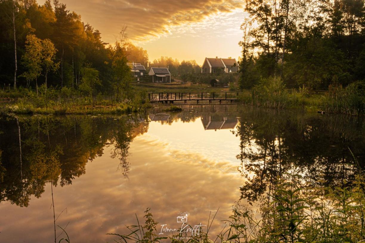 Osada Skoczkowo Komfortowe Domki Z Jacuzzi Nad Jeziorem- Sauna- Balia- Prywatny Staw Wedkarski Podiazy Extérieur photo